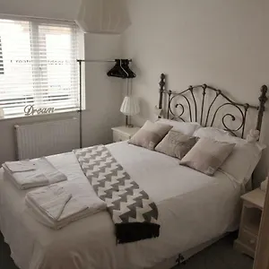 94a Flat 1gladstone Road East Bournemouth